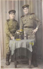 В 1945 г. Михаил встретился в Берлине со своим двоюродным братом Захаровым Валентином
