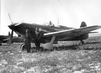 6 иап (18 гиап). Лето 1943 года. Як-7Б «Латышский Стрелок» из состава 18-го гв. иап на полевом аэродроме.