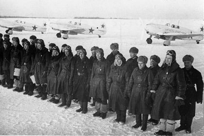 6 иап (18 гиап). Зима 1943 год. Вручение истребителей Як-7Б “Латышский Стрелок".