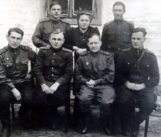 Работники штаба артиллерии 1-го Украинского фронта. Описание фотографии рубрика "Приложение", графа №3.