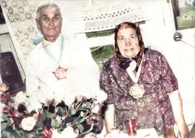Павел Семенович с Татьяной Филипповной отмечают золотую свадьбу.