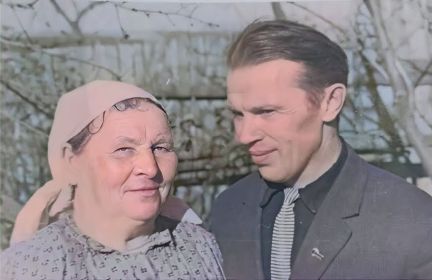 Александр с тетей Евгенией, Малоугренево, 1972 год, Александру 42 года