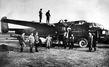 15. гв. бап. Б-25 "Митчелл" (North American B-25 Mitchell) материальная часть 15 гв. бап; “7.03.1943 г. Аэродром Кратово. Поломка передней стойки В-25С № 9 (с/н 41-12559).”