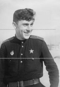 Гвардии младший лейтенант КОТОВ В. И. (23.09.1922 - 21.05.1943).
