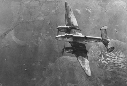 Пе-3, советский двухмоторный тяжёлый истребитель, материальная часть 208 скоростного бомбардировочного авиационного полка ("ВОЕННЫЙ АЛЬБОМ": https://waralbum.ru/27713/ ).