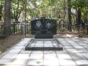 Памятник на Юго-Западном кладбище г. Воронеж