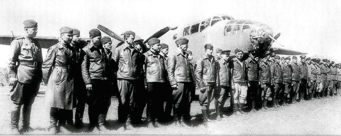 Лётный состав 4 перегоночного авиационного полка.