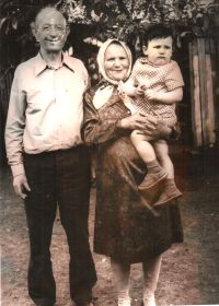 зайцев андрей васильевич с женой и внуком