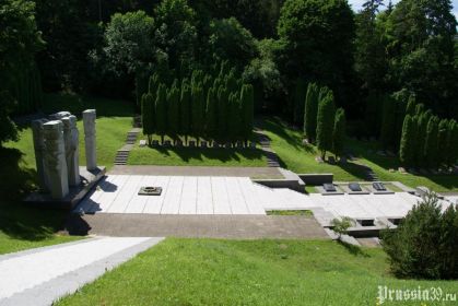 ЛИТОВСКАЯ РЕСПУБЛИКА: г. Вильнюс, ул. Карю капу, Антакальнисское кладбище, мемориал советских воинов.