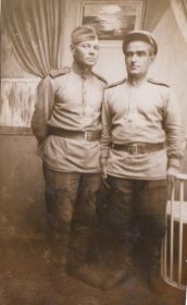 Прадед Павел(слева) 1944 на войне Румыния