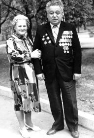 80-е годы 20 века. Гвардии подполковник ИТЕНБЕРГ Е. Г. с супругой.