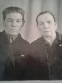 Зырянов Василий Александрович с женой Марфой Феоктистовной.