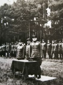 Командир 14 штурмовой инженерно-саперной бригады полковник КОВАЛЕНКО ФЁДОР ГРИГОРЬЕВИЧ перед строем бригады.