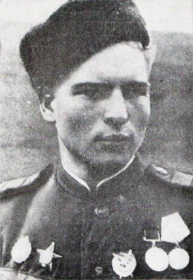 Снайпер 296-го стрелкового полка А.А.Говорухин. 1943 год