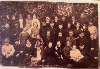 Каргопольский педагогический техникум, середина 20-хх годов. Подрезов А.М. в нижнем ряду, второй слева