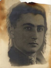 Лейтенант РУСТАМБЕКОВ Ф. Ф. о. (фотография до реставрации).