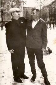 Слева, Матвеев Иван Иванович. Справа, Кузнецов Николай Григорьевич (мой дедушка по маме ВОВ)