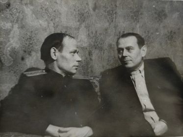 С братом Михаилом, Ленинград, 1955 год