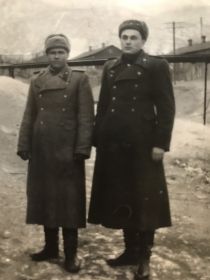Пупышев Иван Кириллович ( слева)