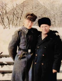 С сыном Володей ( в армии) 1969 г.