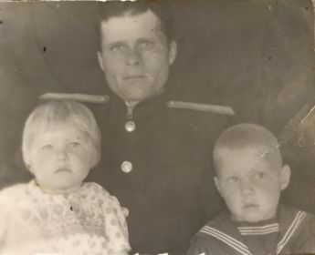 Фото с моим дедом Владимиром и дочкой Галиной