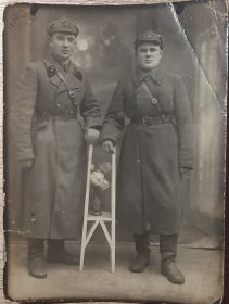 Пётр Михайлович с сослуживцем 26 марта 1941 года в городе Осовец