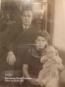 С.П. Грудинин с семьей в Германии (1948 год)