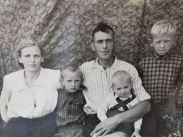 Орловы Марта и Кузьма с сыновьями Станиславом, Владимиром и Александром. 1953 г.