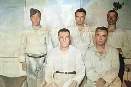 Михаил Макаров (на фото справа) в госпитале в г. Баутцен (Германия), 1945 г.