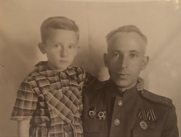 С сыном в Германии 1946г.