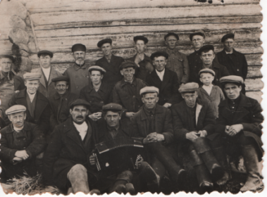 Предвоенное фото. Бузакин МП седьмой слева в верхнем ряду