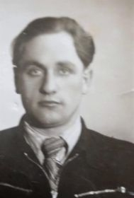 Младший сын - Сергей Иванович Ерёменко (1925 - ? )  проживал в г. Сумы  (Украина).
