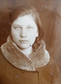Старшая дочь  Анна Ивановна Ерёменко (1922-2008)  с. Графовка !
