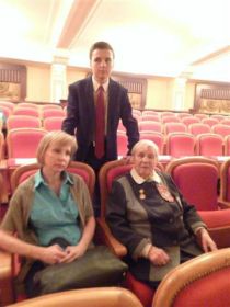 Варвара Константиновна с семьёй в ЦДКЖ.  Декабрь 2014 г.
