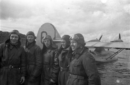 118 омбрап. 1941 -1942 гг. Экипаж самолета старшего лейтенанта Елькина.