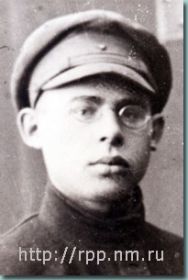 Борис Наумович Сыркин (1899-после 1988), один из видных, в Борисове, организаторов борьбы с немецкими и польскими оккупантами в 1918-1920 годах. Член компартии с 1918 года.