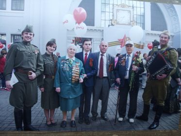 9 мая 2016 г.  Киевский вокзал в Москве.