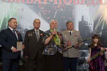 Май 2013 г. На торжественной церемонии награждения премией "Виват - Победа".