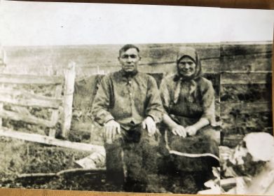 Александр Митрофанович с женой Дарьей Прохоровной после войны 1956 год
