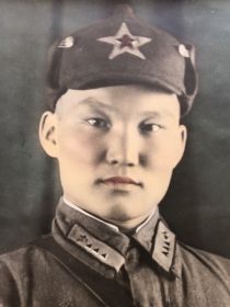 128 пбап. 1942 г., январь. Стрелок-радист экипажа авиационной эскадрильи старший сержант Тапханаев Ользон Васильевич (1914 - 6.04.1942).