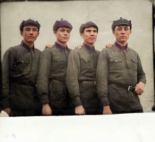 Отделение ГАП под командованием Редина Алексея Никитича (справа) 1939-1941год г. Гомель Белорусская ССР – служба в армии в 143 СД 490 ГАП п/я 145