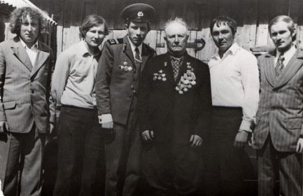 Отец с сыновьями в 1978 году