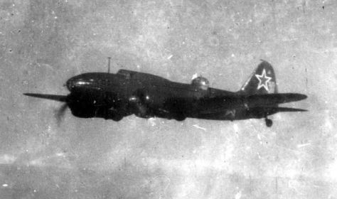 109 ап дд. Бомбардировщик Ил-4 в полёте.