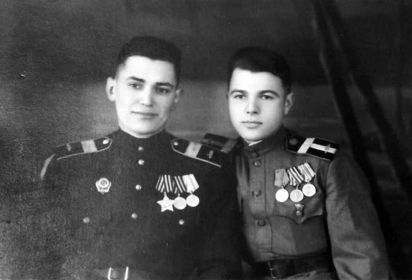 Механики-водители Широбоков Алексей и Воробьев Владимир. Северная Корея, г. Канко (сейчас г.Хамхын), 8 марта 1947 г.