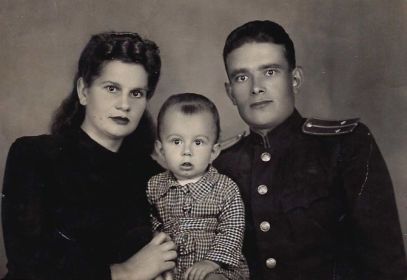 Шевченко Иван Николаевич с супругой Лидией и сыном Александром