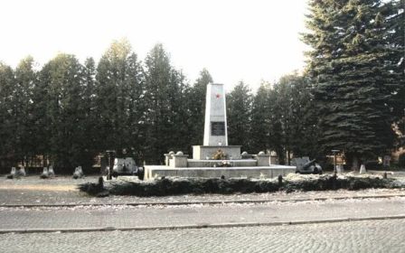Мемориал на кладбище воинов Советской армии в г.Жепин, Польша