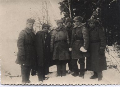 Групповой снимок (Завгородний М. С. крайний справа)