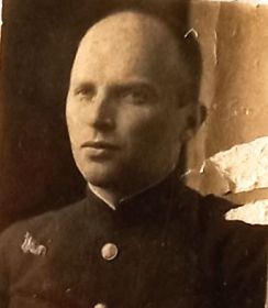 Марк Яковлевич Львович в июле 1941 года в Ленинграде на службе в Адмиралтействе