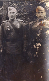 Иван Михайлович слева