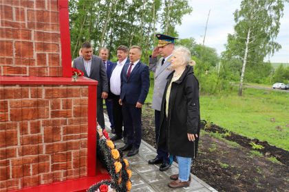 Долг Памяти односельчанам. Начальник штаба ДА ВКС РФ генерал-майор Феткулин Р.А. на малой Родине.